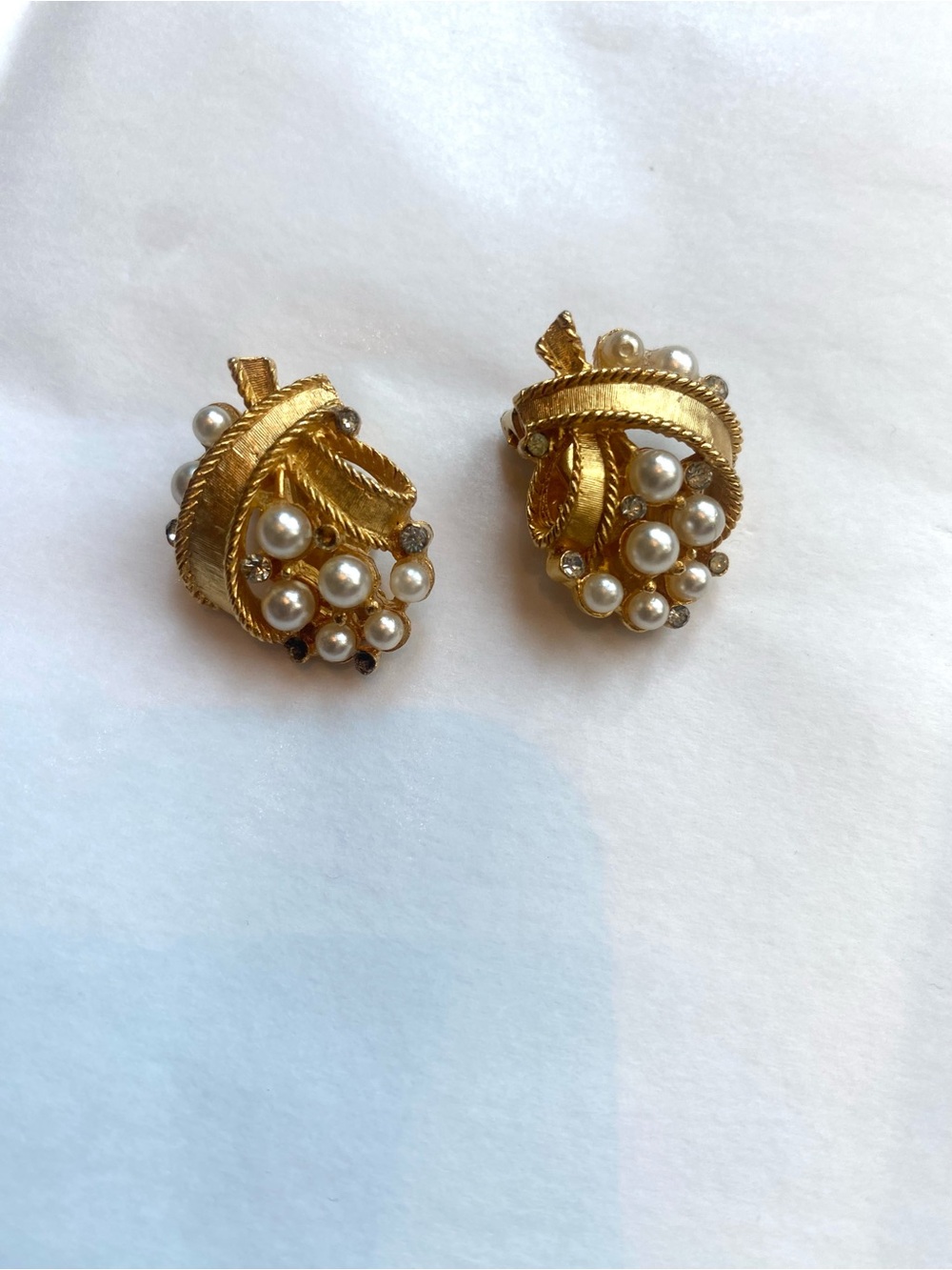 Vintage Crown Trifari Gold Tone Pearl and Rhinestone Twist Clip On Earrings
